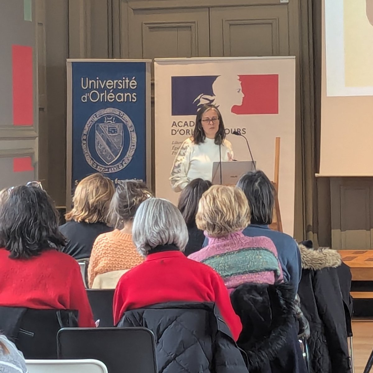ac_orleanstours's tweet photo. Aujourd’hui, un séminaire sur la lutte contre les violences conjugales et intrafamiliales s’est tenu à Orléans (45). 
🎯L'objectif ? Outiller les personnels pour mettre en place des mesures nécessaires sur le lieu de travail.
Sensibiliser, détecter, agir : chaque action compte ! https://t.co/qQ3mvbkAfR
