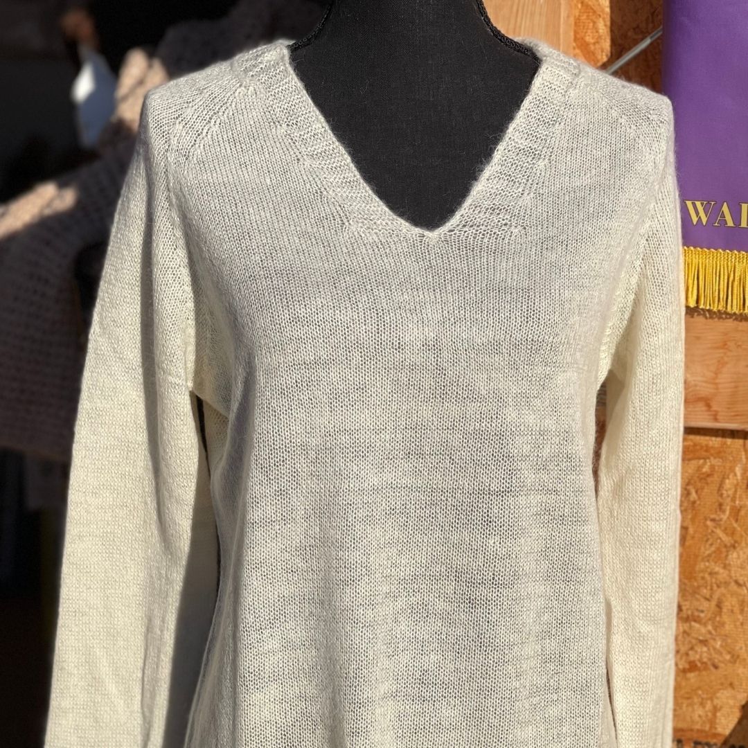 #didyouknow that every Feb 4th is #nationalsweaterday? Nothing is more luxurious and warmer than an alpaca sweater. Alpaca sweaters are naturally hypoallergenic. Unlike sheep's wool, their fleece contains no lanolin which makes most people itch. Tag the sweater lover in your l...