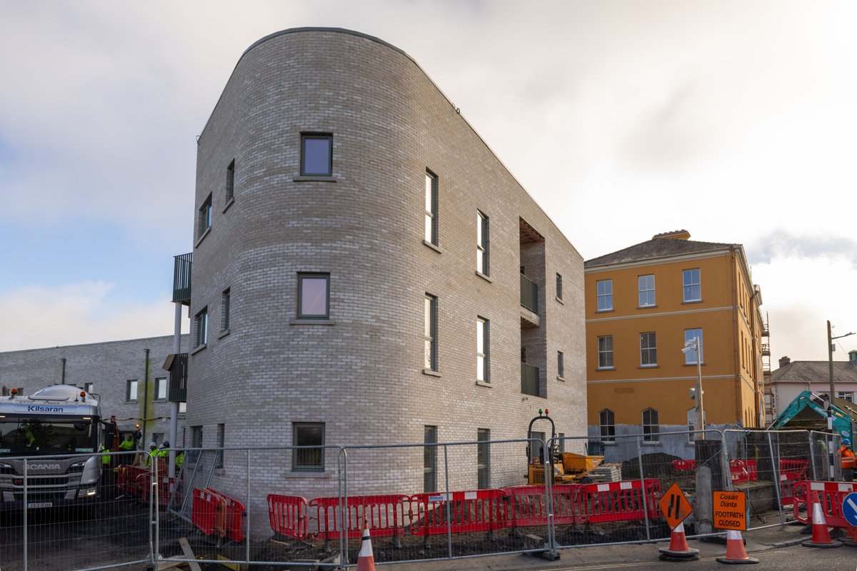 Our Portlaoise project is quickly progressing! The first of the apartment blocks is up and very near completion. This project has included retrofitting, restoring and upgrading the area to provide fourteen new residential apartments and community facilities.
 📸 Paul Moore