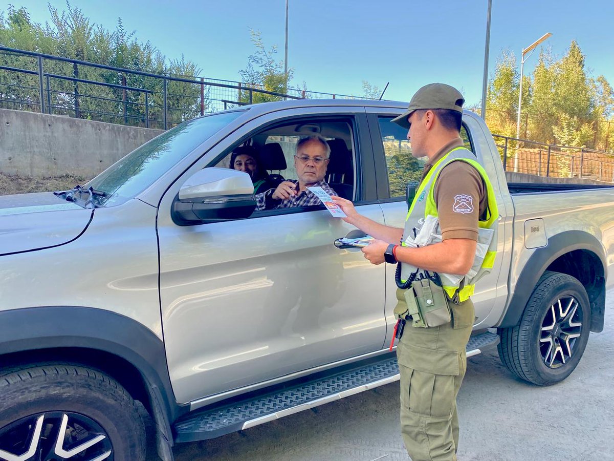 #Lanco: En los sectores de  Cudico y Huipel,Carabineros de la Patrulla de Prevención de Incendios Forestales entregan medidas de seguridad para evitar siniestros, especialmente en estas jornadas de altas temperaturas en la zona.
#LaPrevenciónEsNuestraEsencia