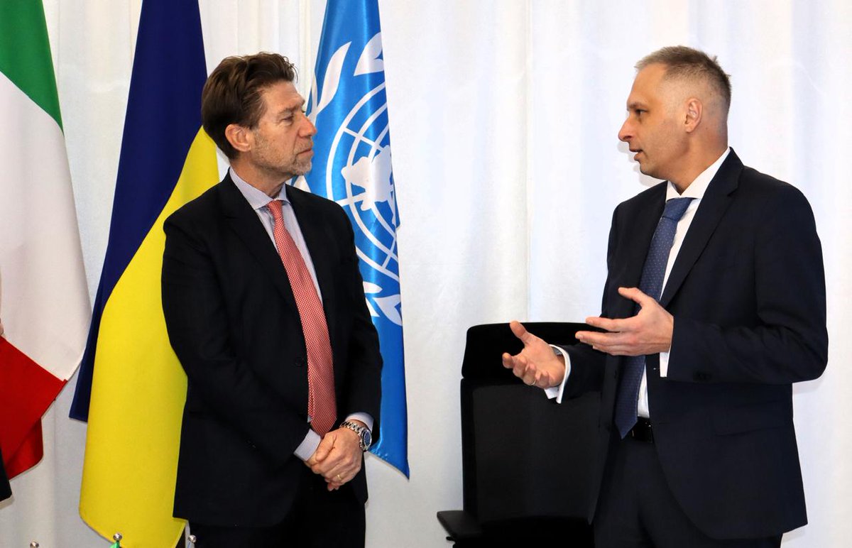 italyinukr's tweet photo. 🇮🇹🤝🇺🇦L’Ambasciatore d’Italia in Ucraina Carlo #Formosa ha firmato un accordo con l’UNEP.  Un progetto da 2 milioni di euro per rafforzare la resilienza energetica delle città ucraine. Partecipato: Roman Andarak, Vice Ministro dell’Energia ucraino;  (AICS) di Kiev; l’UNEP. https://t.co/Ar9G1iyuA5