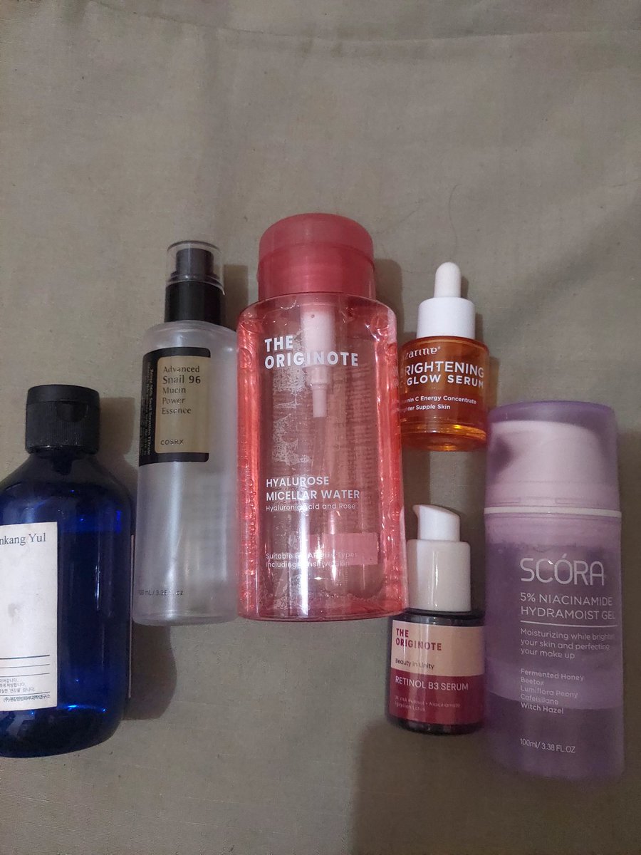 whuttttbabe's tweet photo. REVIEW SKINCARE YG LAGI AKU PAKE https://t.co/EajSy5l9hd