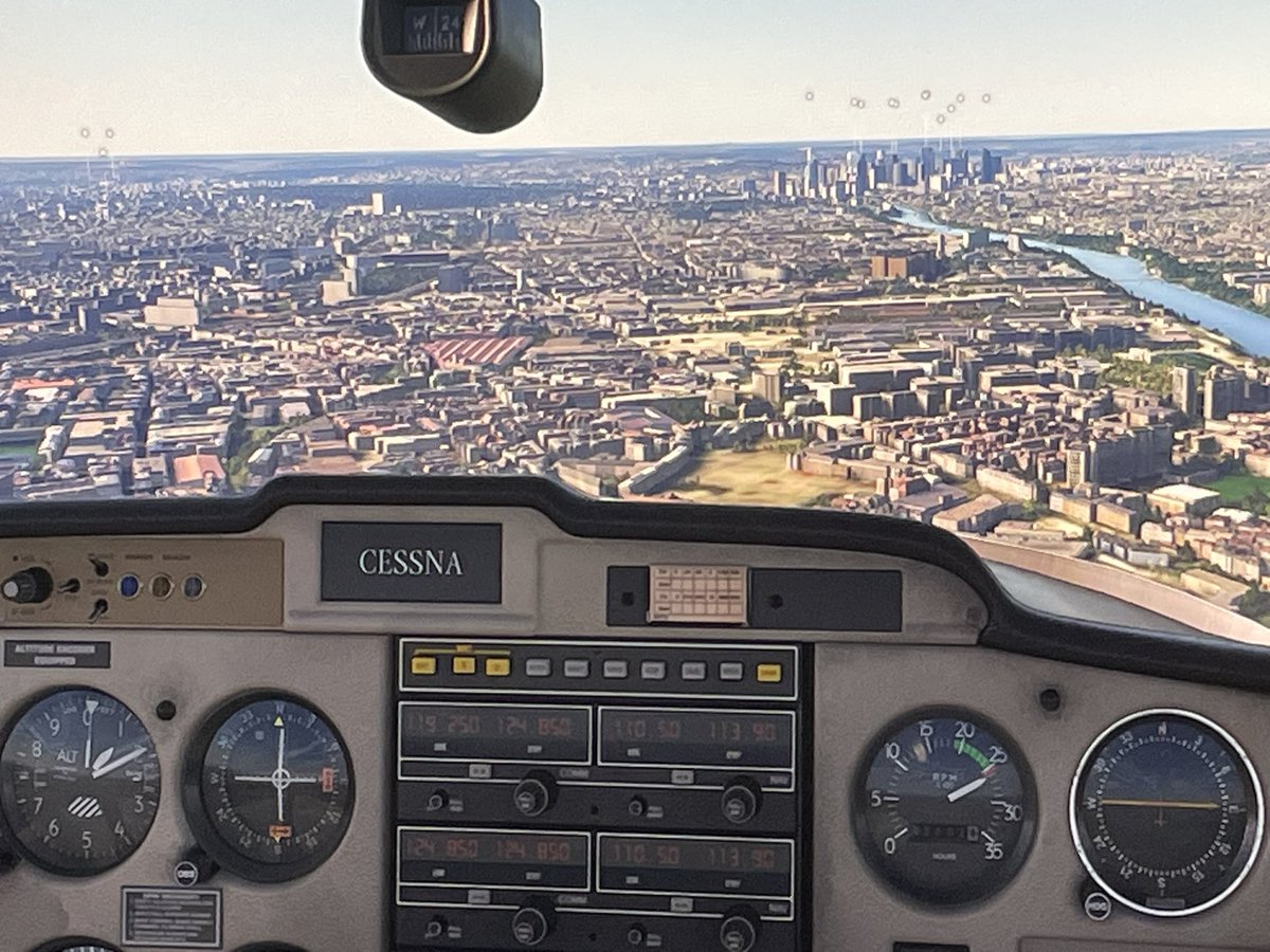 FanaAviationMag's tweet image. #Simulateur Petits et grands fanas le @MuseeAirEspace ouvre un grand espace avec des simulateurs de vol. Extra pour une initiation ! À découvrir ! #avgeeks #aviation