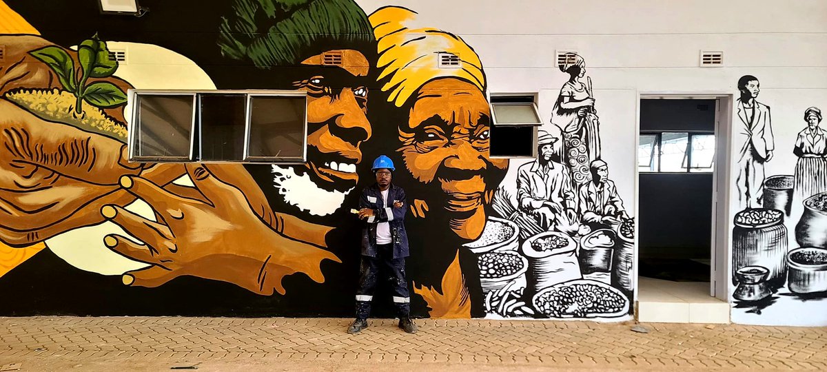 MunasheMatyatya's tweet photo. I'm grateful to have worked on this mural with my team @OriniqueHoldings. Working together (kushandirapamwe) https://t.co/qiHkHy41bF
