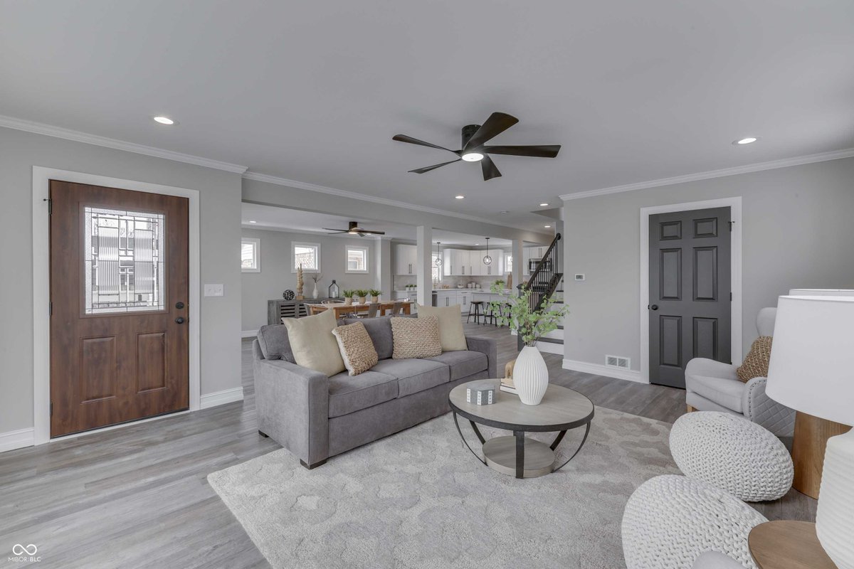 jakestiles's tweet photo. $40k PRICE REDUCTION! 552 W King ST, Franklin, IN 46131 is ready for it's new owner!
Take a look at this awesome space: https://t.co/2oSx6fbjim https://t.co/04t5GkvAk9