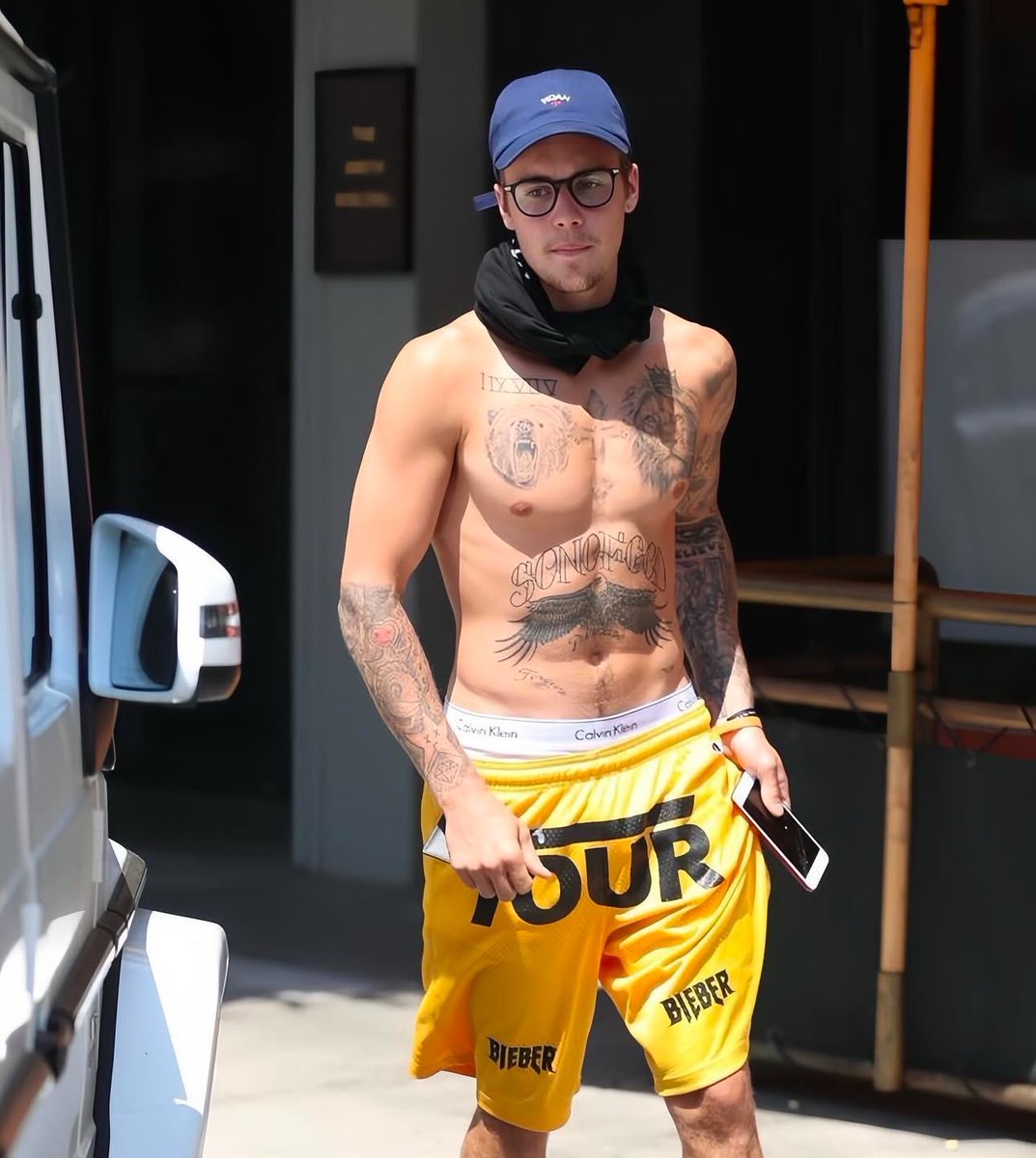 notgwendalupe's tweet photo. Justin Bieber https://t.co/0gwAs1LaNQ