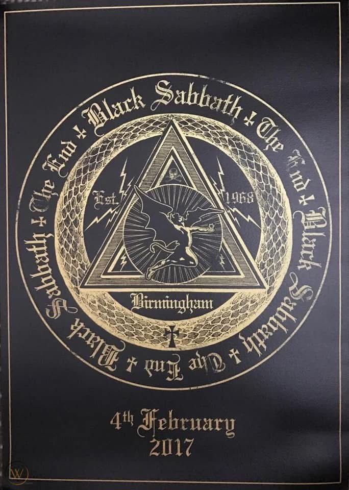 February 4, 2017
The final bow at the last show on The End Tour, Birmingham, UK
📸: <a href="/RossHalfin/">Ross Halfin</a>