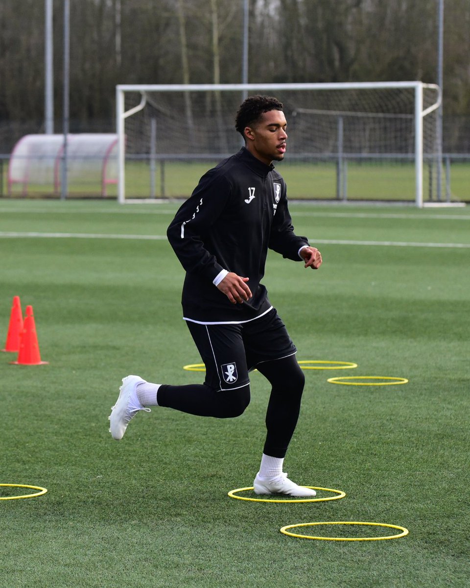 𝗙𝗜𝗥𝗦𝗧 𝗗𝗔𝗬 𝗔𝗧 𝗧𝗛𝗘 𝗢𝗙𝗙𝗜𝗖𝗘 𝗙𝗢𝗥 𝗝𝗨𝗦𝗧𝗜𝗡 🇺🇸🇩🇪

#koempels #vechtenenenwinnen