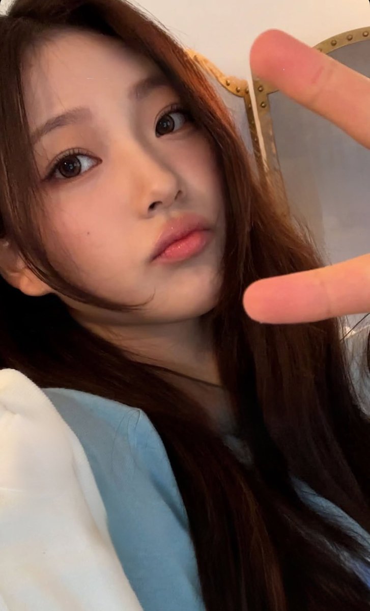 Shininrana's tweet photo. #hearts2hearts Instragram update with juun, IAN, jiwoo and stella clear.ver
#Hearts2Hearts #하츠투하츠 #H2H #Hearts2Hearts_TheChase #TheChase #juun #IAN #STELLA #jiw https://t.co/6iiapoNIif