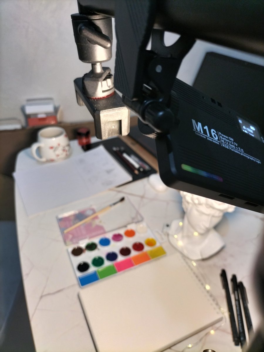 Finally, I got good lighting, and now I can film YouTube videos even in the evening! It makes the process much easier 🎥🥰 What good news do you have?