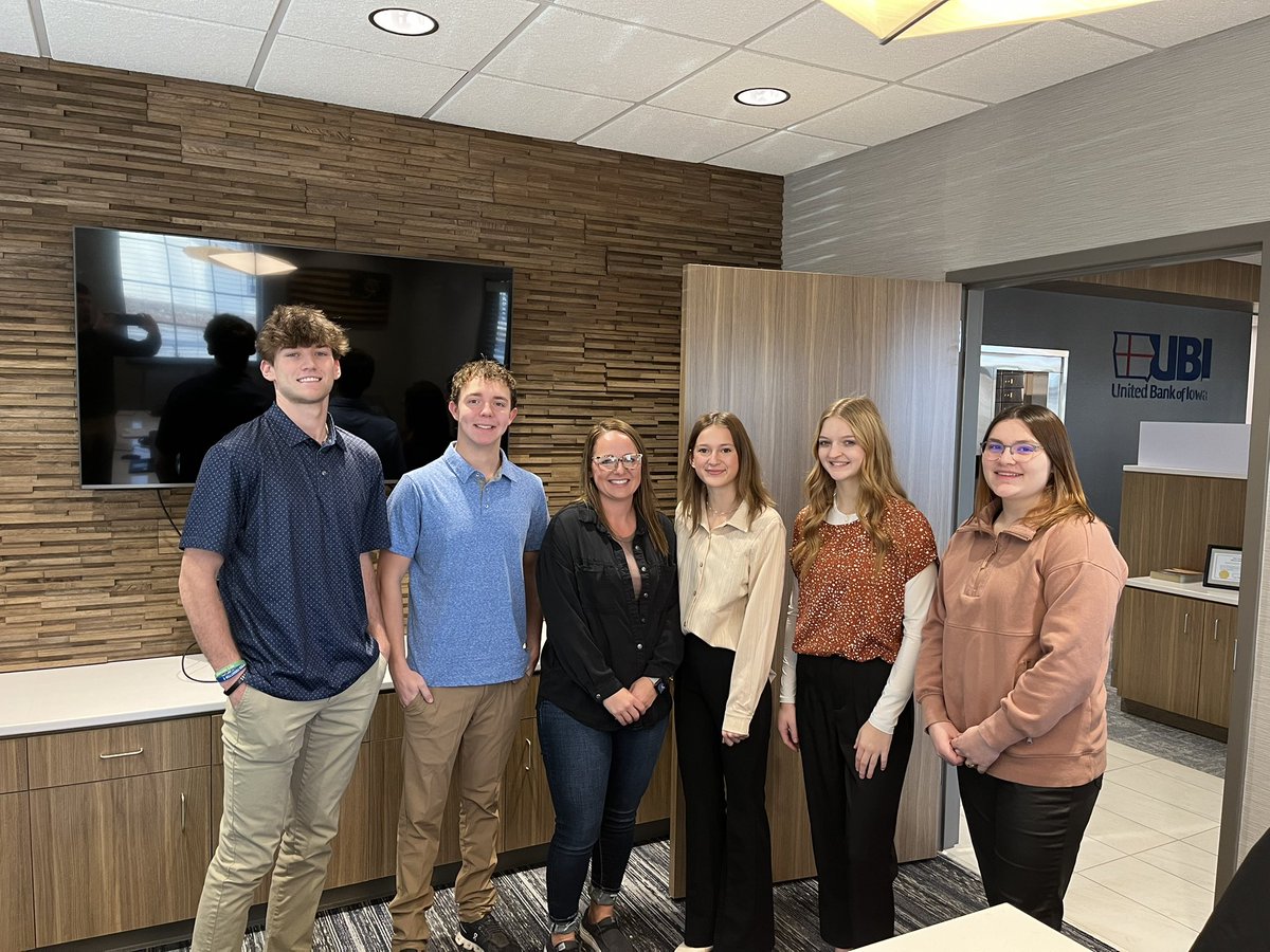 MmcruCaps's tweet photo. Thank you to Jen Miller, owner of 59 Grind in Marcus and Cherokee, for coming and speaking to our associates this morning about her experiences and insights into being a business owner. https://t.co/fS5ugbxJlB