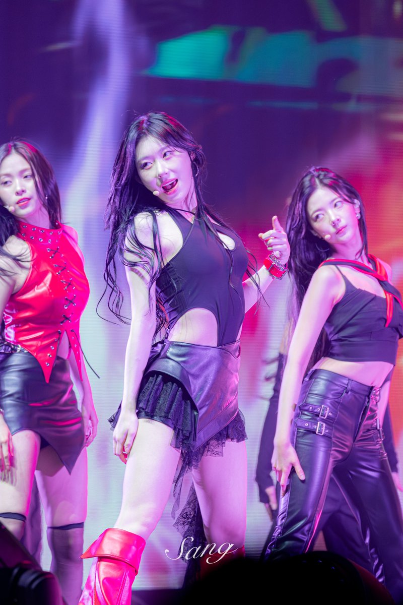 sang_midzy's tweet photo. 250119 uto fest yokohama
🔥🔥🔥
#ITZY #있지
#CHAERYEONG #채령 #チェリョン
#UTOFEST #UTO_FEST #UTOFEST_in_Yokohama https://t.co/ktoIiD4f0Y