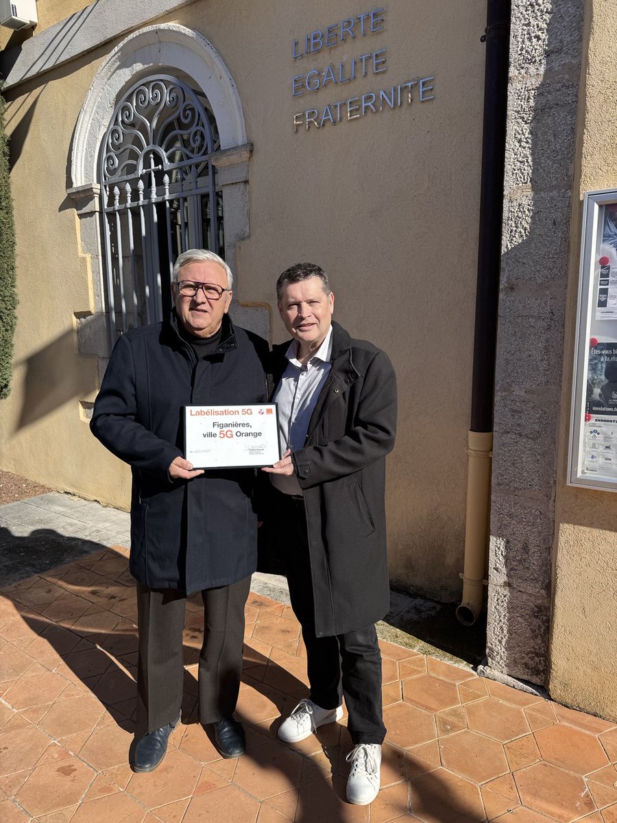 C’est avec grand plaisir que j’ai annoncé la bonne nouvelle au Maire de ⁦<a href="/MFiganieres/">MAIRIE FIGANIERES</a>⁩ : la 5G d’Orange est arrivée ! 👍
