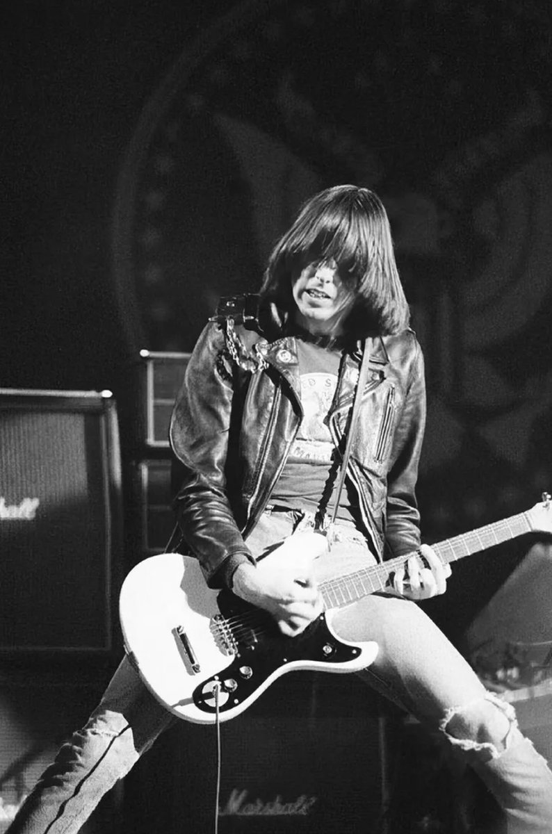 The king of the downstroke 👑🎸

#JohnnyRamone
#Ramones
#JohnnyRamoneArmy