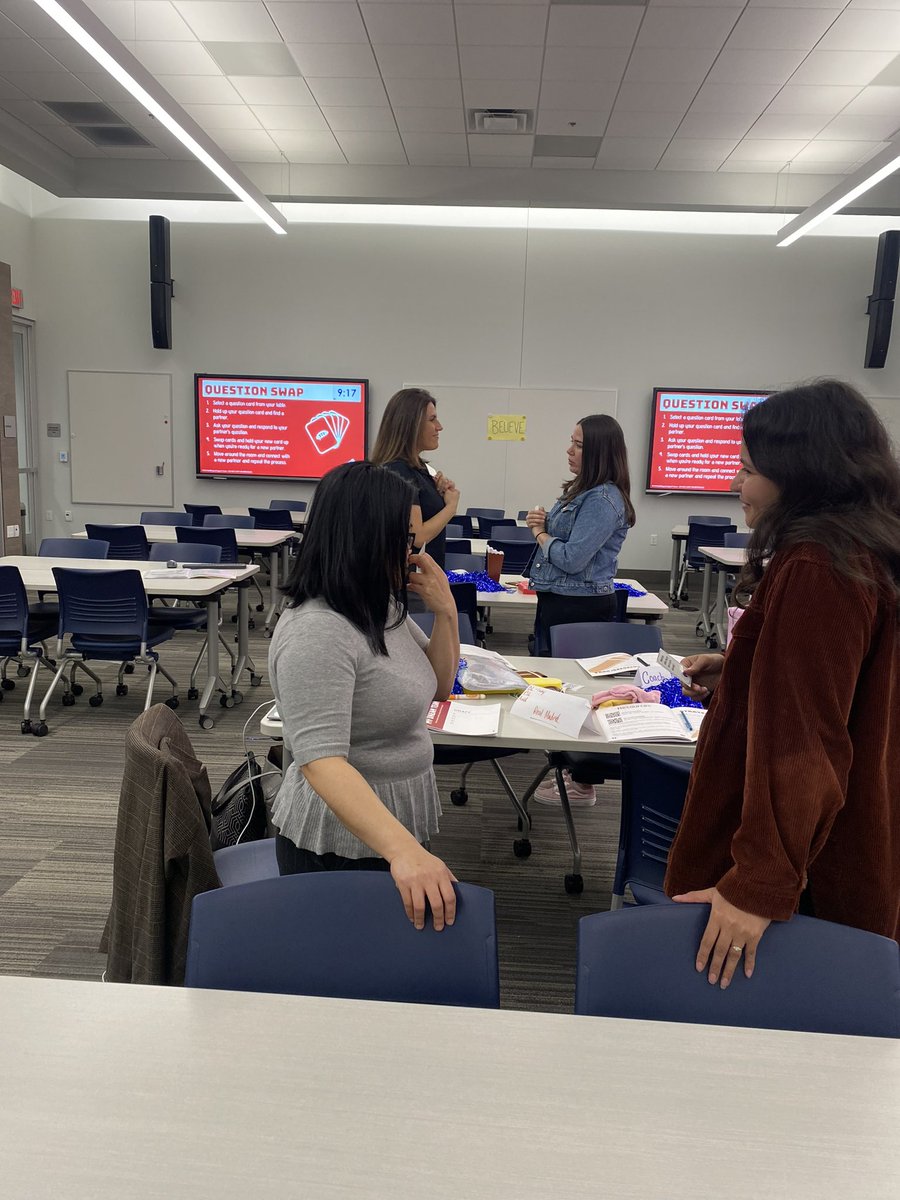 R10Multilingual's tweet photo. 🏆 Day 1 of the Multilingual Coaching Academy is here! 🏀🎯
Leaders are gearing up to elevate their coaching game, focusing on strategies to support teachers working with EB students. Let’s grow, learn, and win together! #MCA #CoachingForImpact #EBSuccess https://t.co/KvPgS7FiWy