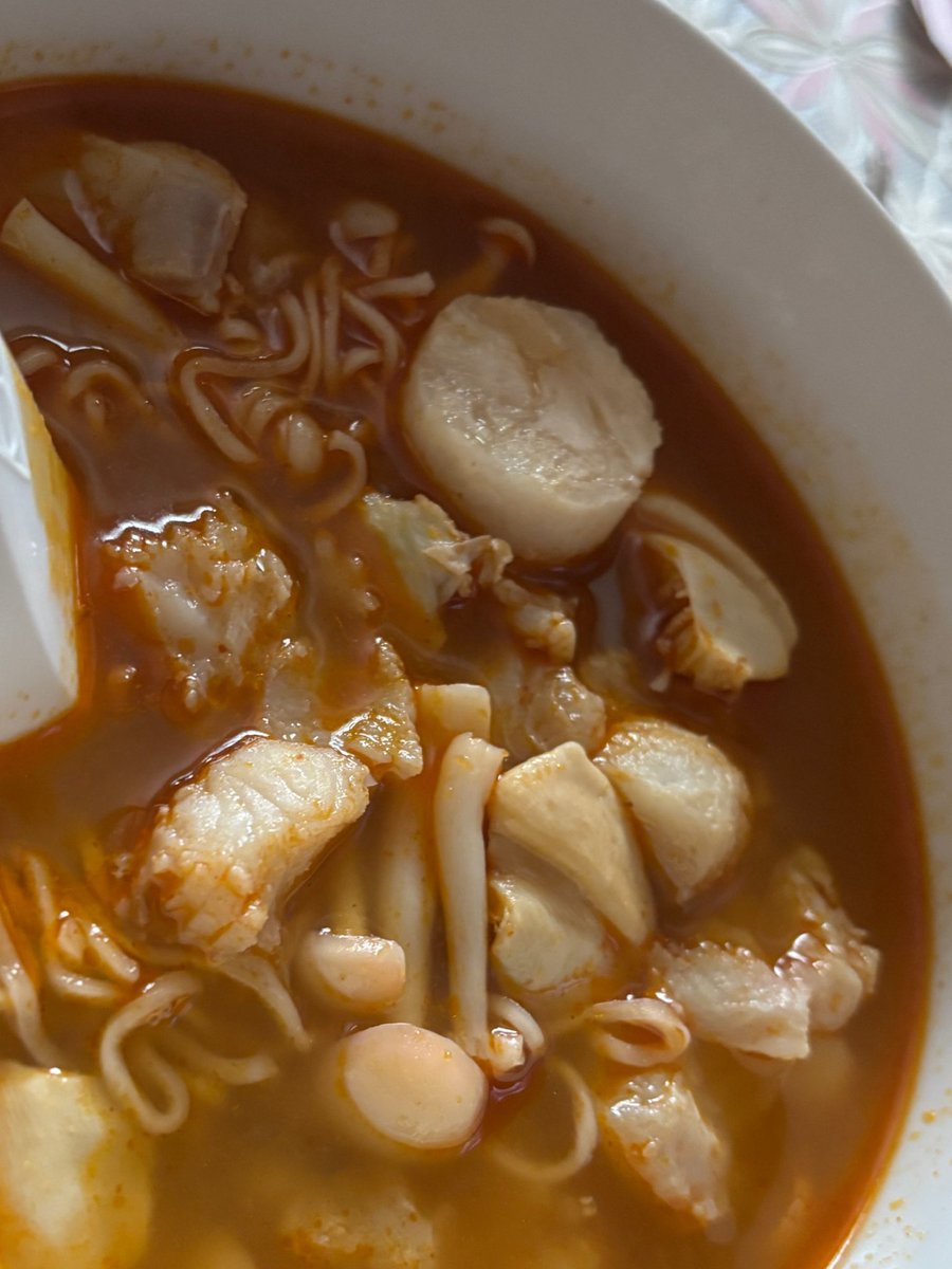 palmerdebra's tweet photo. Leftover hot pot ingredients? No problem! I turned them into delicious pineapple rice with stir-fried chicken and a comforting tom yum soup. Nothing goes to waste—just endless tasty possibilities!
#FoodWasteNoMore #CNYLeftovers #HomeCookingMagic https://t.co/SseLoMmEDQ