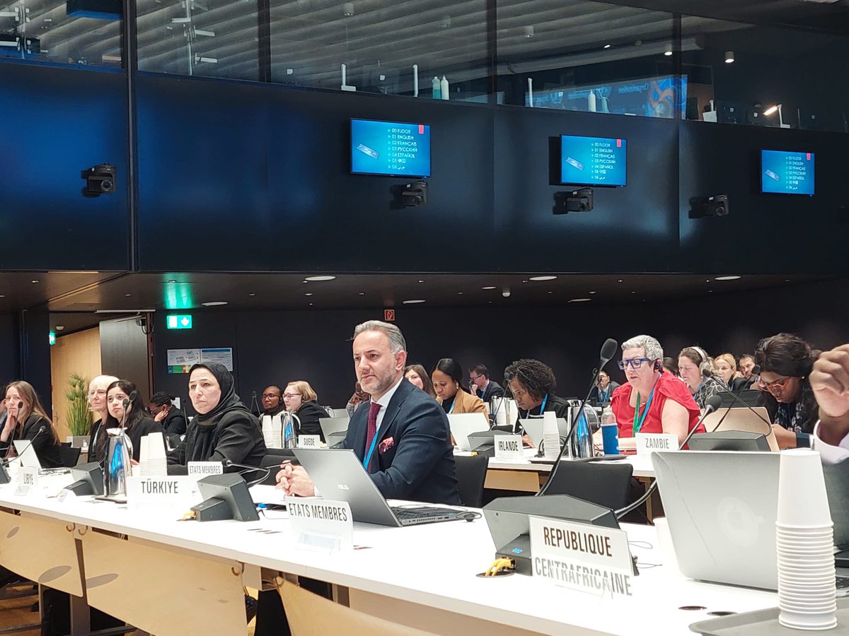 AzizAlperBiten's tweet photo. 📍İsviçre ✔️Cenevre

DSÖ İcra Kurulu 156. Oturumu #Geneva da Ülkemiz adına temsiliyetimizi gerçekleştirdik. Onaylanan karar tasarılarının küresel sağlığa olumlu katkılar sunmasını temenni ediyorum. 

Böylelikle Eylül ayında Bölge Direktörlüğüne yeniden seçilen ve bu kurulda ataması onaylanan Dr.@hans_kluge yi tebrik ederim.