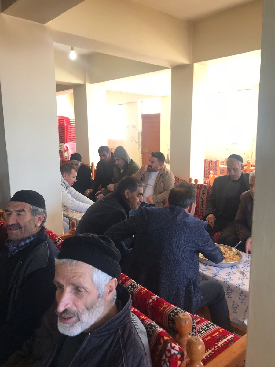 Dilektaşı (Muradan) köyümüzde dostlarımızla bir araya gelerek yöresel löl (zervet) ve ayran içerek Hasbihal ettik.