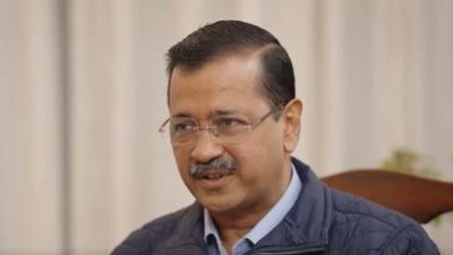 FirstDraft_mag's tweet photo. Kejriwal on way to hit hat-trick, say Delhi underdogs

Arvind Kejriwal is winning Delhi, with the support of the city proletariat, an enthusiastic one, but not with an overwhelming majority as it did in the past two elections. This guess the FIRST DRAFT has reached after talking with a cross section of workers who inhabit different colonies in the city but travel to the New Delhi area daily to sell their wares and for odd works.

An ice cream vendor at India Gate, who lives near the Lok Kalyan Marg where Prime Minister Narendra Modi resides said: "Delhi needs Kejriwal."  A shoe mander, who sets up his makeshift workshop on the footpath outside the Krishi Bhawan said:"Kejriwal will get the majority of votes in the colonies in the trans-Yamuna area. A woman safai karamchari of the Valmiki community said: "We will vote for Kejriwal."

A service boy at the Press Club of India said: "Kejriwal will win third time but his number of seats will come down, marginally.But at Connaught Place, parking boys and auto-rickshaw drivers said that the fight is tough. "It is fifty fifty between the BJP and the AAP." @ArvindKejriwal @AamAadmiParty @msisodia