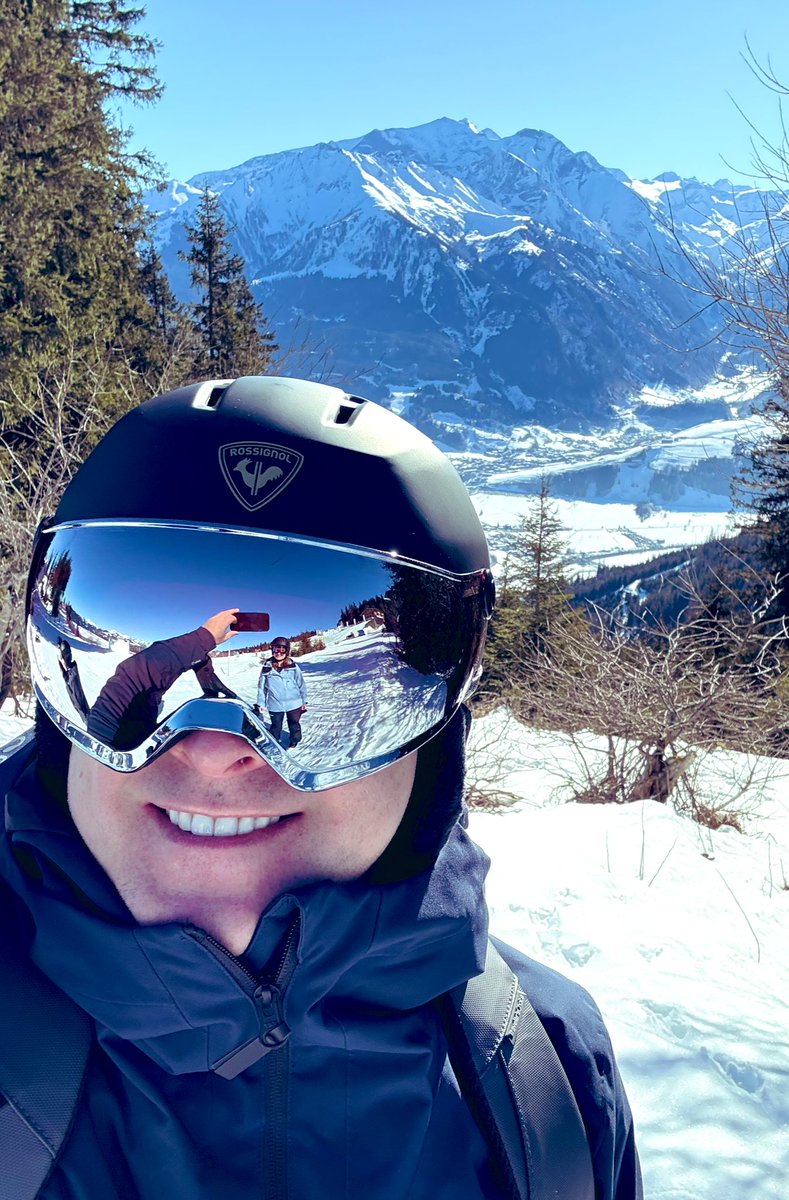 Sometimes, it's good to step away from the market and daily challenges. Taking a break, clearing mind, and recharging. The return? Always with fresh energy and a new perspective! ❄️⛷️ #Recharge #WorkHardPlayHard #seecoin #btc