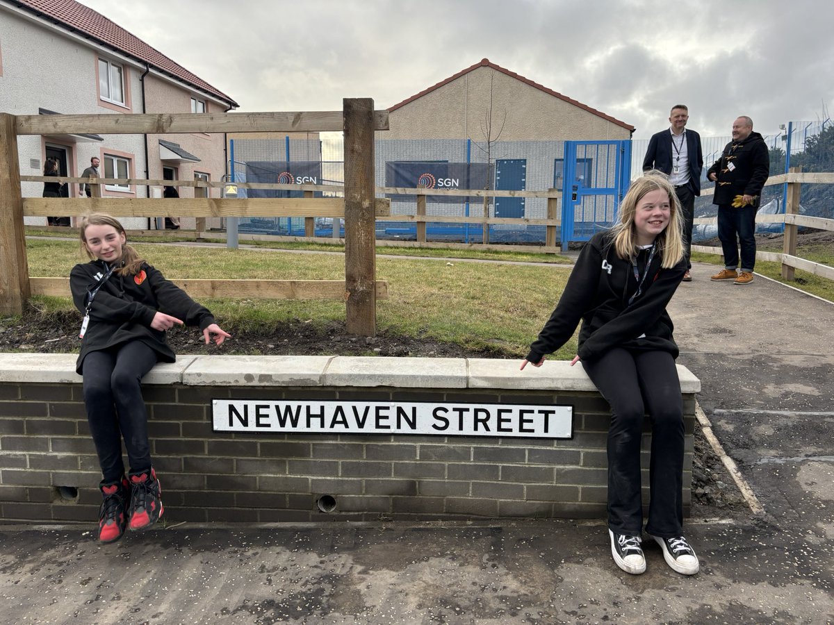 What an honour that these 2 wonderful P7’s came up with the name chosen for the road the new SGN demonstration homes are. Newhaven Street was inspired by the first ship that came into Methil docks upon opening. The First Minister was impressed with the thought behind it! #proud