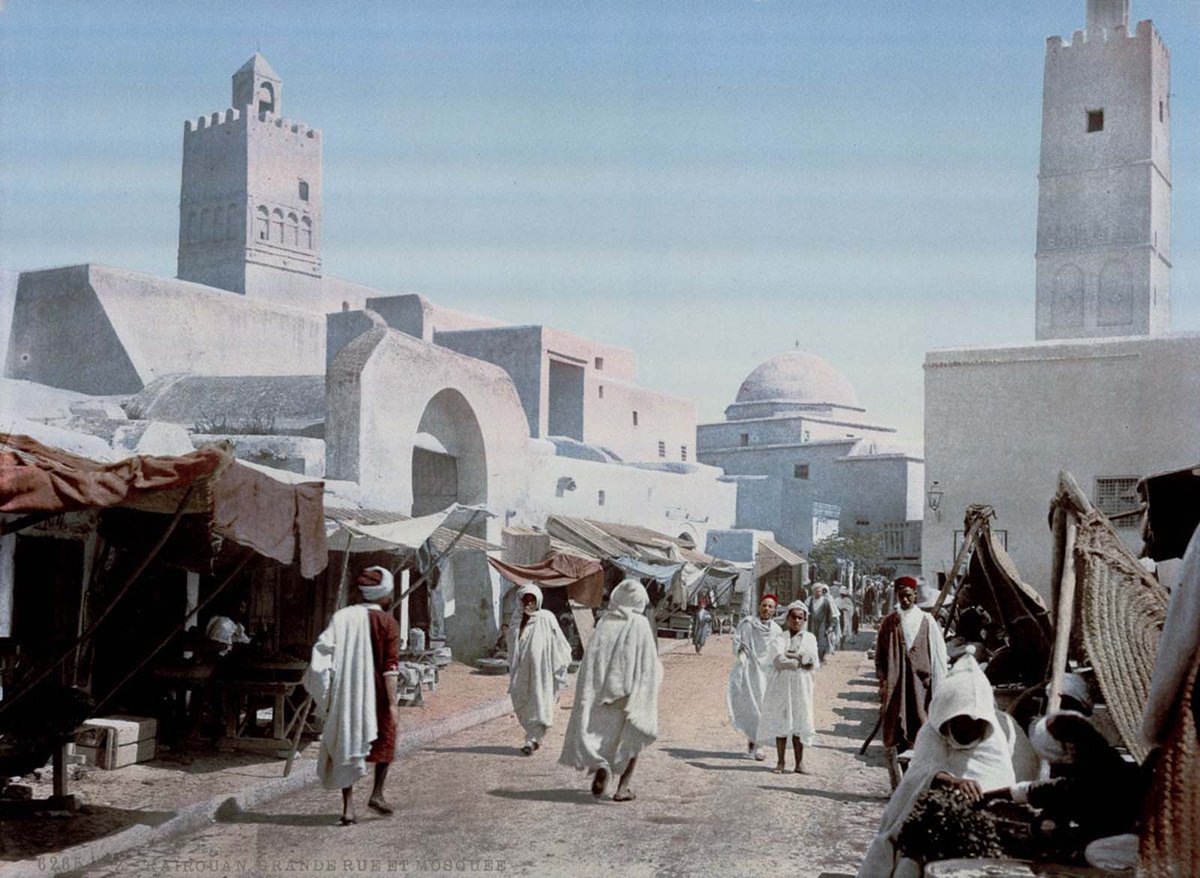 nativethreadsco's tweet photo. A street in Kairwan Tunis c.1880s https://t.co/XabgkO4lFV
