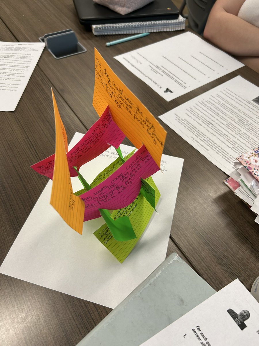 Mr_C_in_122's tweet image. Argument Towers in #LPAPGov today. #ISAHOTDOGASANDWICH? 

Just 13 weeks until the exam!