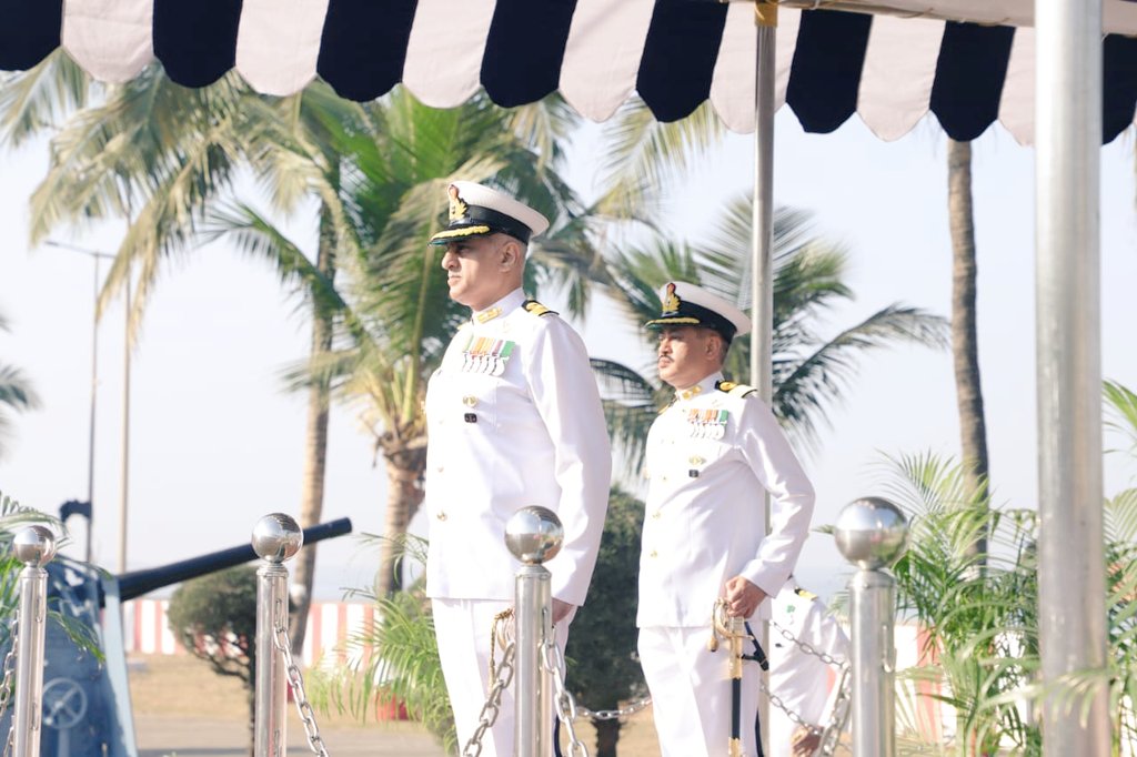 IN_Hamla's tweet image. #ChangeofCommand
Cmde Raahul Mahajan assumed duties of Commanding Officer, @IN_Hamla, Premier Logistics Training Unit of the #IndianNavy from Cmde Sankardeep Bharali on 31 Jan 25 in a ceremonial parade.
@IN_HQSNC @indiannavy @IndiannavyMedia