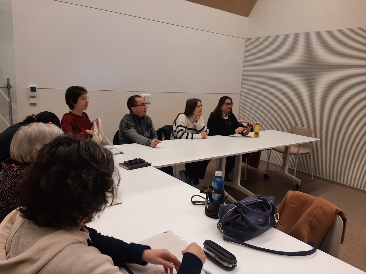 MartaFdezJurjo's tweet image. "Primers Auxilis Psicològics" perquè no cal ser psicòleg per cuidar la salut mental @cobdc. Espai de reflexió conjunta per 
conèixer els #PAP i saber aplicar-los en contextos de la vida laboral. A càrrec de Xavier Miguel, psicòleg i Màster en Direcció RH i Resolució de Conflictes