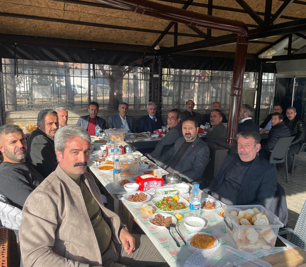 Bugün bir kısım muhtar ve dostlarımızla İpek Yolu (Çukurambar) mekanında kuru fasulye ve kavurma yedik. <a href="/BingolXHaber/">BİNGÖLXHABER</a> <a href="/serdarKaan12/">serdar Kaan</a> <a href="/onurdemirag_/">Onur Demirağ</a> <a href="/BurlukkaraOsman/">Osman BÜRLÜKKARA</a>