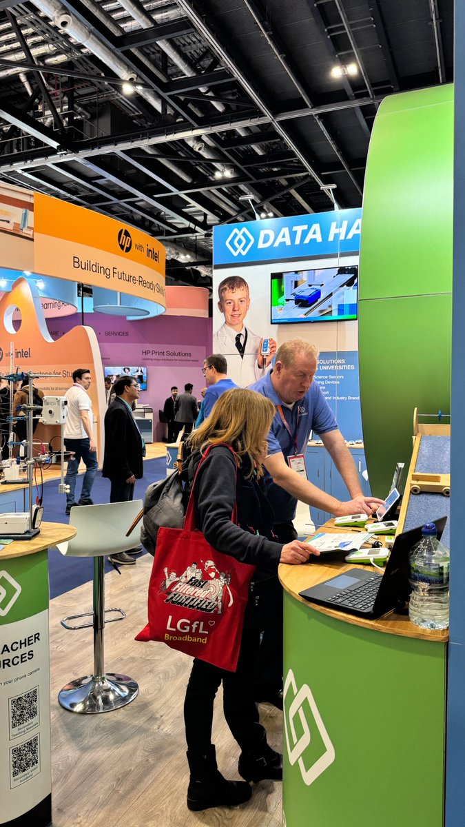 dataharvestnews's tweet photo. 🚀 The Data Harvest team had an amazing time at #BETT2025, showcasing our data logging solutions & meeting educators worldwide! 🌍
🔬 Hands-on demos 💡 Inspiring conversations 🎓 New connections. Thank you to everyone who stopped by! #EdTech #ScienceTeaching #DataLogging #STEM https://t.co/8gQKjySlsB
