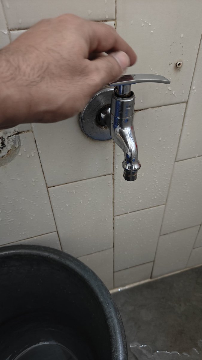 jodahtar's tweet photo. No water supply in bmc line, no water in bmc line even for half hours continue, even I raise complaint on my bmc app, but didn't not receive any update. @mybmcWardGN @ https://t.co/7yBz6XAtMP