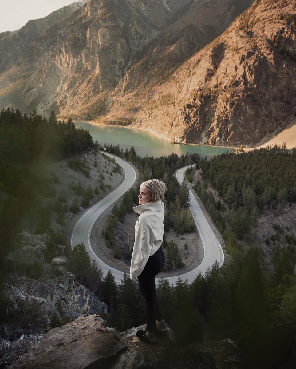 i_am_dannyboy's tweet photo. BC has some of the most spectacular natural scenery and in this case, the unnatural does add a unique element to the view.
Tag along for some more travel content!
#beautifulbritishcolumbia #pnwadventures #eclectic_shotz #pnwcollective #visualambassadors #travelphotography https://t.co/IHDtzpjNUs