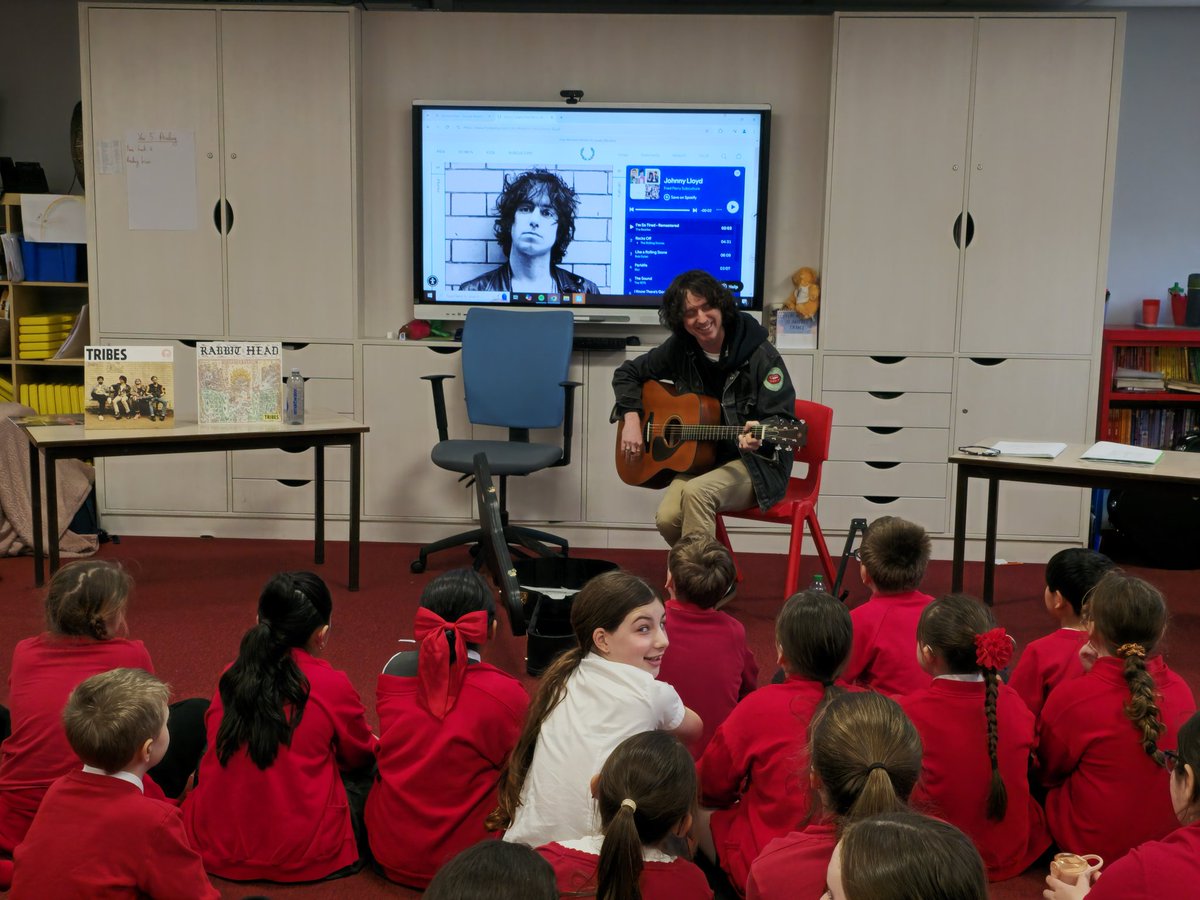 AshKnotty's tweet photo. Y5 and 6 have been so lucky and were visited by #JohnnyLloyd on part of his Punchline tour! We have loved his music this year and really enjoyed the new album! We are so grateful to Johnny for stopping in before his performance at the @thejacclub ! @tribesband #MusicalHero https://t.co/XrsfW47Nrd