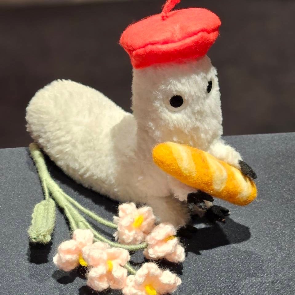 パリでサイン会を終え、これから日本に帰国します！お世話になった出版社や運営の皆様ありがとうございました。読者の皆様からはアングレームやパリでたくさんの嬉しい言葉を頂きました。原画展は漫画家人生に残る最高の思い出です。merci France🇫🇷！また必ず遊びに来ますね✨