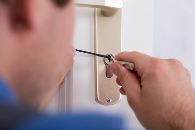 DiamondLockTX's tweet photo. Locked out of your office? Diamond Locksmith provides fast and efficient commercial locksmith services to get you back to work ASAP. https://t.co/HflNkgVzQE #MobileLocksmithServices #ResidentialLocksmith #AustinLocksmith #LocksmithNearMe https://t.co/QJ0FCgUfGq