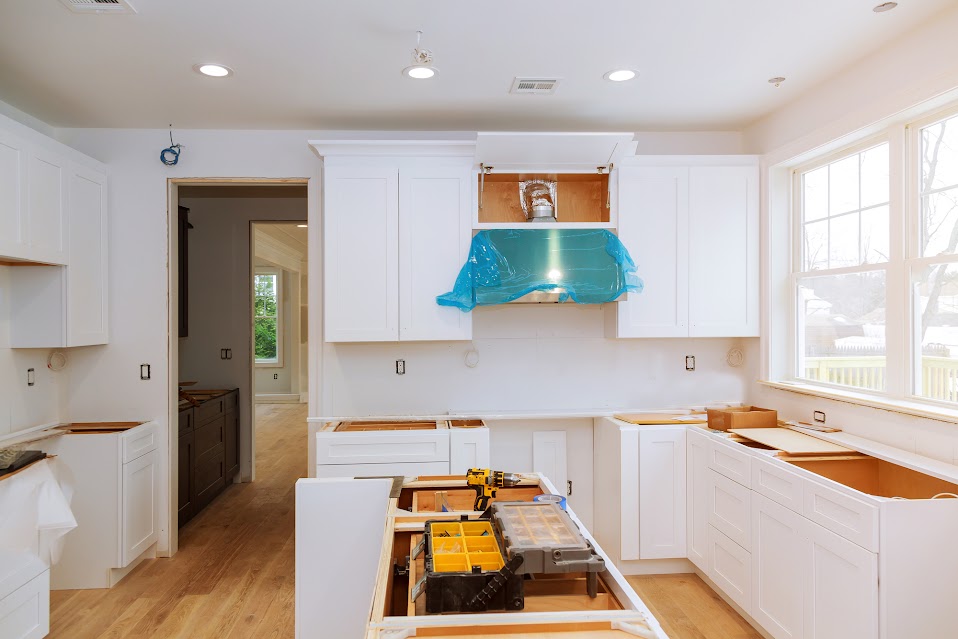 AUConstruction's tweet photo. Have home renovations you need taken care of? American Universal Construction can help! https://t.co/HHiD3Wijs5 #KitchenRemodelingService #TileFloorInstallationBelmont #HomePaintersBelmont https://t.co/sDcQb4ljFs