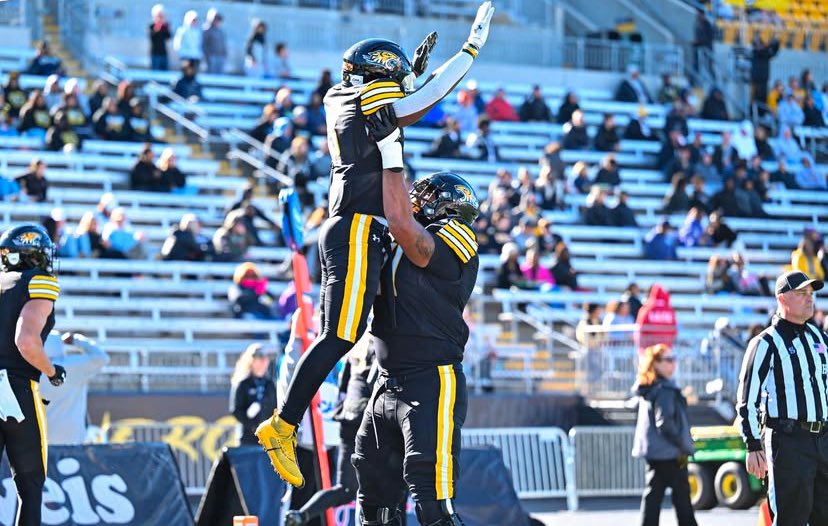 Dashawn Williams (@78dragginn) on Twitter photo Thank you <a href="/CoachKrutsch/">Alex Krutsch</a> for the Junior Day invitation.
I look forward to seeing you in March!
<a href="/JefferiesCraig/">coach jefferies</a> Thank you <a href="/CoachKrutsch/">Alex Krutsch</a> for the Junior Day invitation.
I look forward to seeing you in March!
<a href="/JefferiesCraig/">coach jefferies</a>