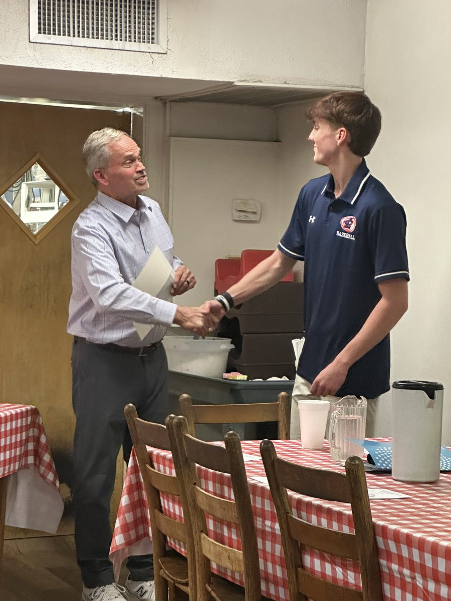 Congratulations to ‘25 <a href="/evans_landon8/">Landon Evans</a> being honored with a scholarship at the JoCo Baseball All Timers Banquet. The Annual Hot Stove meeting was filled with current and former coaches, players, and community members. Best of luck to all this season