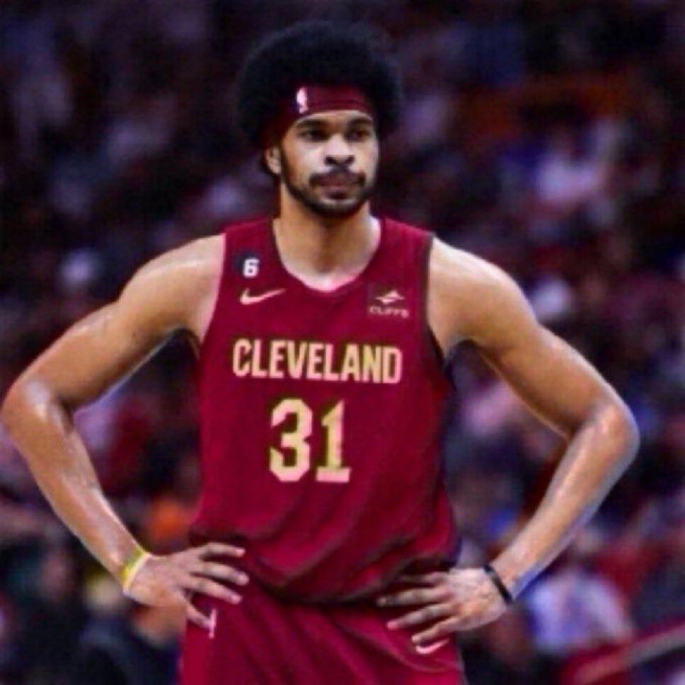 AlexCaruso's tweet photo. HAMMER the Over on This.

Jarrett Allen Over 1.5 Assists 

177❤️ and I’ll drop NBA Play #4 

Allen is Over in 10 STRAIGHT HOME GAMES when he plays 21+ Minutes which he should hit EASILY

And he’s Over in 5/6 vs the Celtics mainly because they put Jayson Tatum on him every game and have someone else guard the center

Which forces the Celtics to help on Allen when he gets the ball giving him easy chances for kickouts

But no matter what Allen is over in 10/10 at home with 21+ minutes and he’s over in 18/25 overall at home

Best Line: +100 MGM