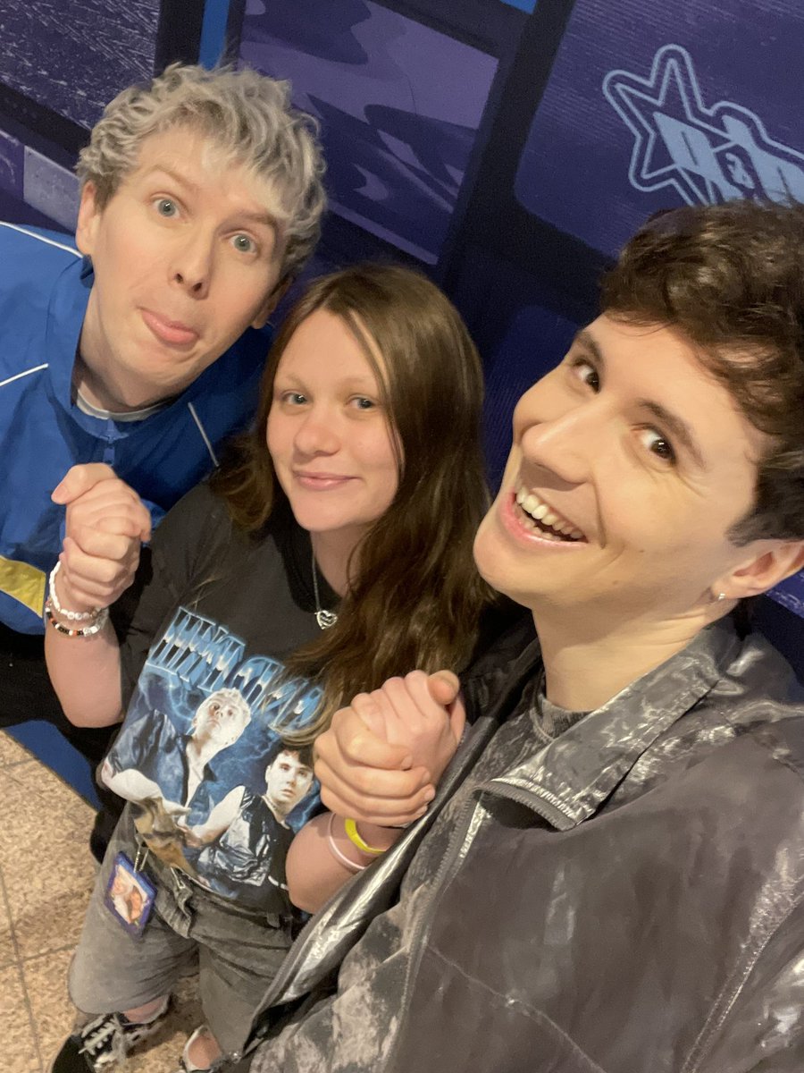rvdwindmill's tweet photo. dan and phil my pookies (phils face at my tattoo im crying) https://t.co/Ta1TYAc5F4
