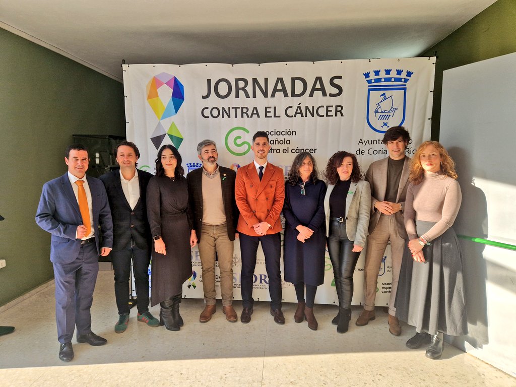 ¡Arrancan las jornadas contra el cáncer de piel en Coria del Río! Con <a href="/manuellombo/">Manuel Lombo Oficial</a> 🎙 como padrino de excepción y el Dr  <a href="/JesusMBlancoS1/">Jesus M. Blanco S.</a>👨‍⚕️ como organizador científico junto a otros compañer@s del <a href="/HospitalUVRocio/">HospitalUVRocio</a>🏥 en un evento educativo e inspirador💪🌟
#DiaMundialContraElCancer