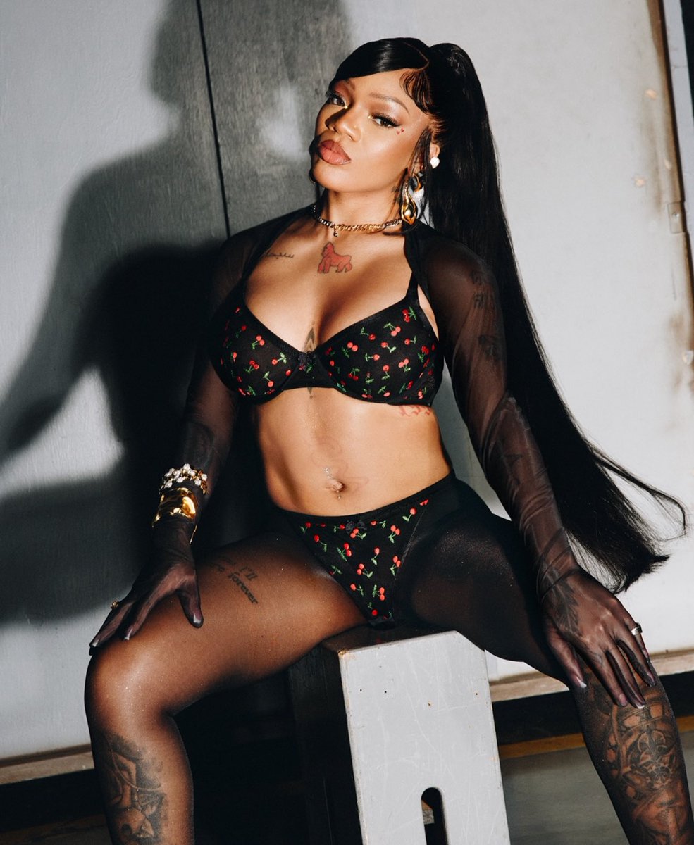 girlsinrap's tweet photo. GloRilla becomes the first-ever partner for all of Rihanna’s brands: Fenty Beauty, Fenty Skin, Fenty Hair and Savage x Fenty 💕 https://t.co/5tqewqVTga