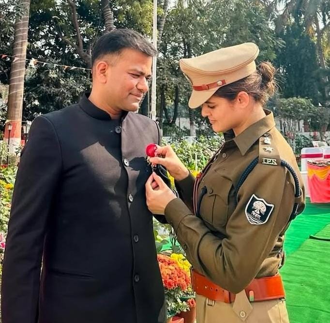 APillania's tweet image. एक ही जिले में पति DM और पत्नी SP बेगूसराय, बिहार...