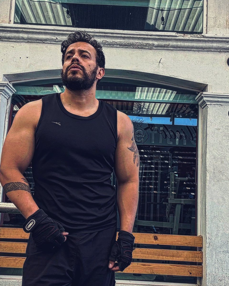 alanponcedelgad's tweet photo. Lunes a qué costo 🥵 #gym #fit #ejercicio #ejercise #muscle #mamado #chaca #chacal #hairy #beard #barbon https://t.co/VSDlN1iRBF