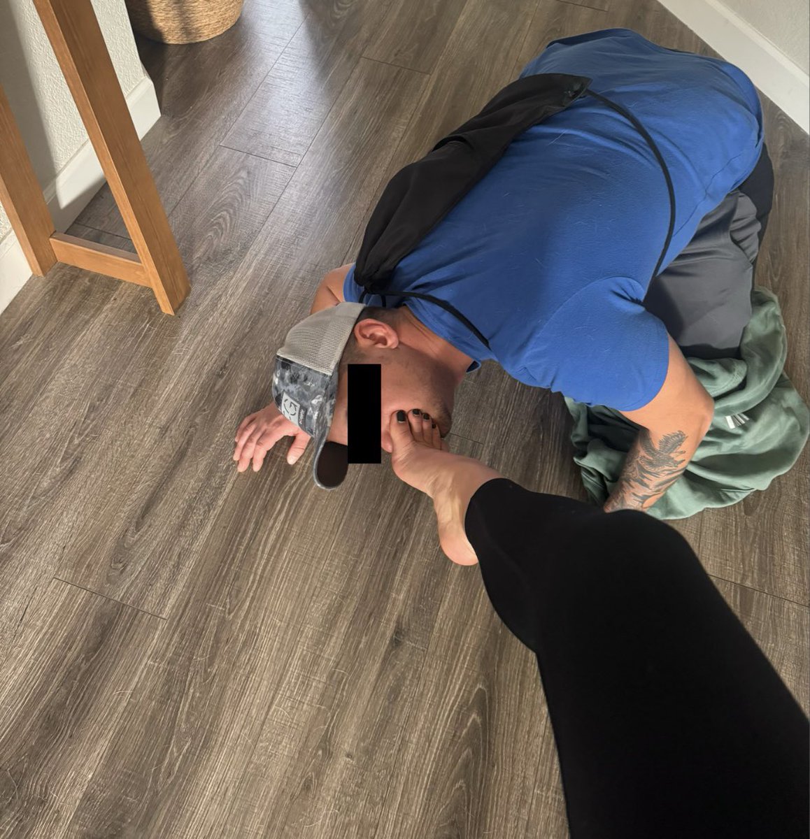 My feet turn men into betas so easily.