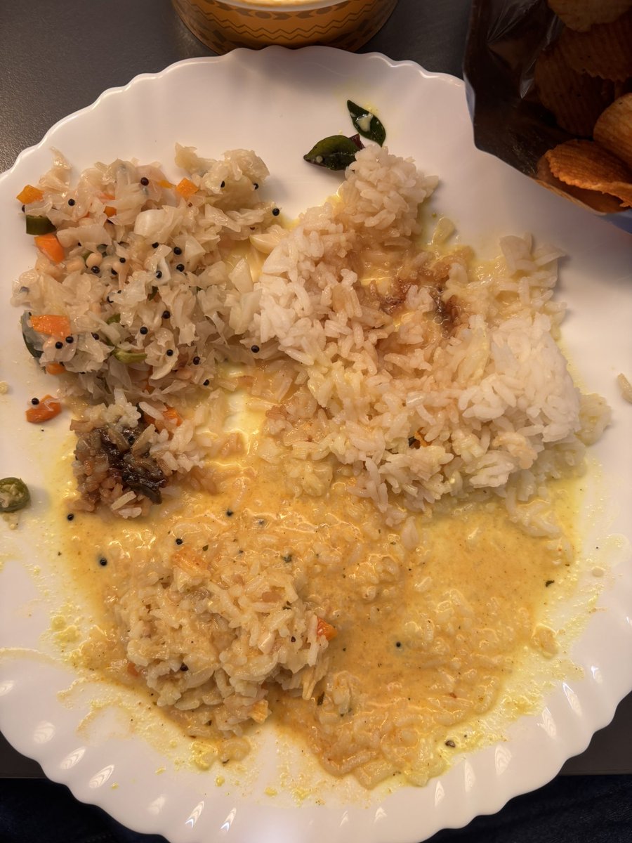 anushreenam's tweet photo. realised I should do a ‘what I had for lunch’ series, here’s the first dump https://t.co/OH0GeL4LQF