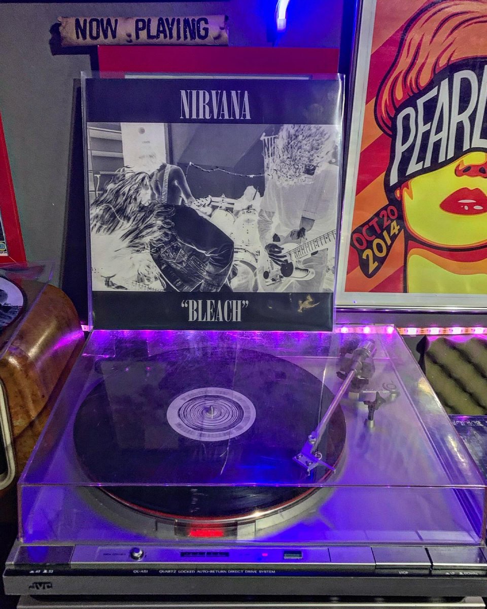Listening to #Nirvana “Bleach” ❤️🤘🔥