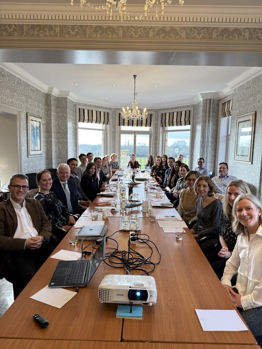 It was the Inaugural UK and Ireland Hodgkin Lymphoma Forum today. 🇬🇧 🇮🇪 Incredible participation from all involved. Much thanks to <a href="/HT_Medical/">Hartley Taylor</a> for organising  and <a href="/BroeckelmannPJ/">Paul Bröckelmann</a> and <a href="/Dr_Daniel_Molin/">Daniel Molin</a> as fantastic international colleagues. A real joy to be involved. #lymsm