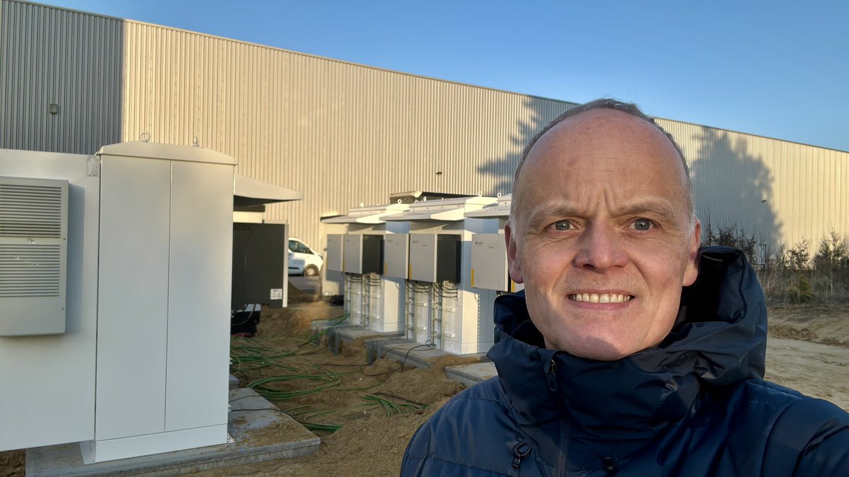 Commissioning another 1MW Battery Energy Storage System. 

Making the energy transition possible.